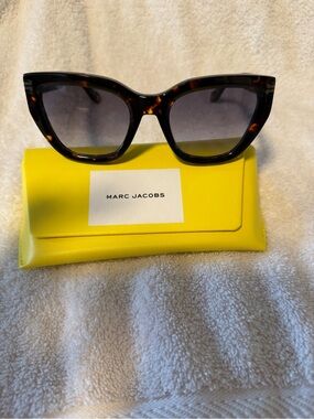 Marc Jacobs Tortoiseshell Cat-Eye Sunglasses with Gradient Gray Lenses
